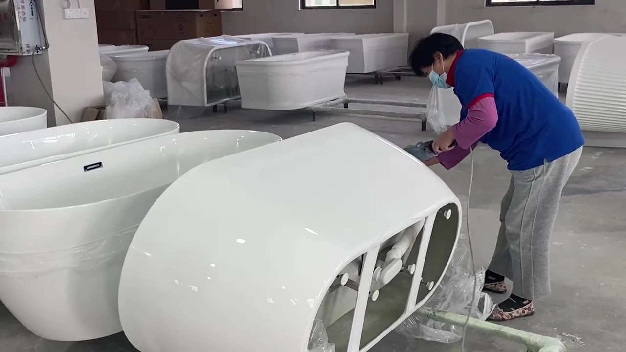 rectangular-freestanding-bathtub-surface-polishing-process